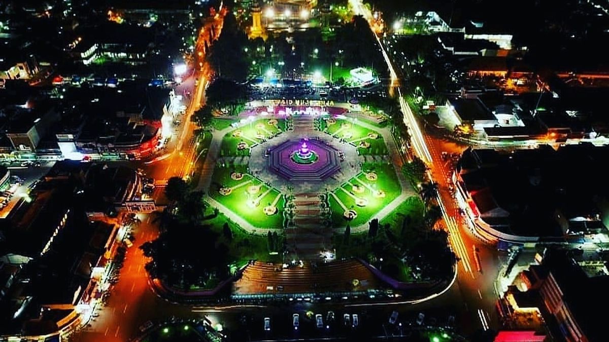Menikmati Suasana Malam di Alun-Alun Ciamis: Kuliner Khas dan Lampu Warna-Warni